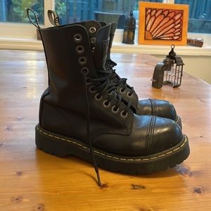 Dr. Martens Airwair